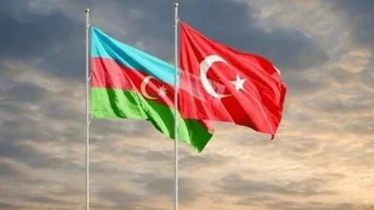Azerbaycan'dan Oktay Saral'ın Istifasına Tepki: Başkalarına Da Örnek Olmalı!Azerbaycandan Sasirtan Oktay Saral Cikisi Yetmez Dediler 37A042.Jpg