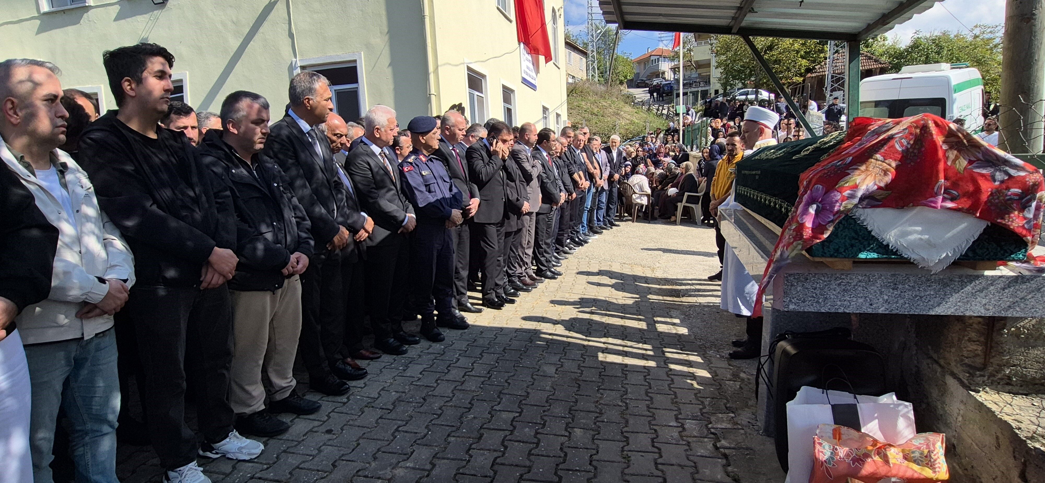 Başakşehir’deki Okul Saldırısında Hayatını Kaybeden Eslem'e Acı Vedaaw804641 03