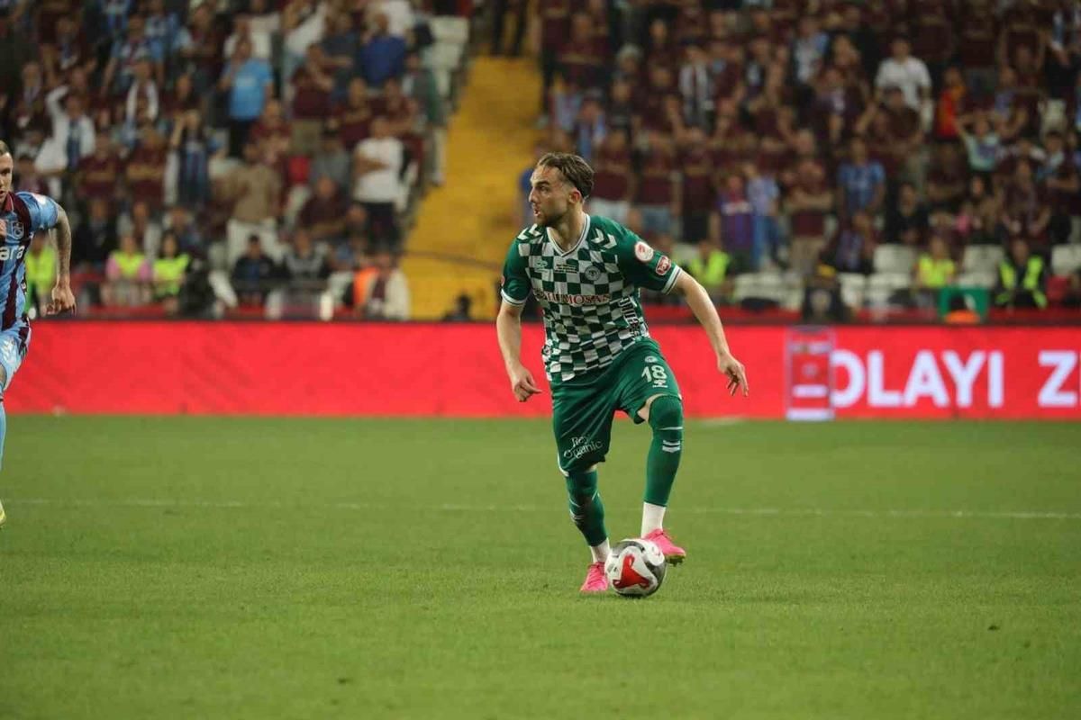 Berkan Kutlu Kimdir, Kaç Yaşında, Nereli? Hangi Takımlarda Oynadı?
