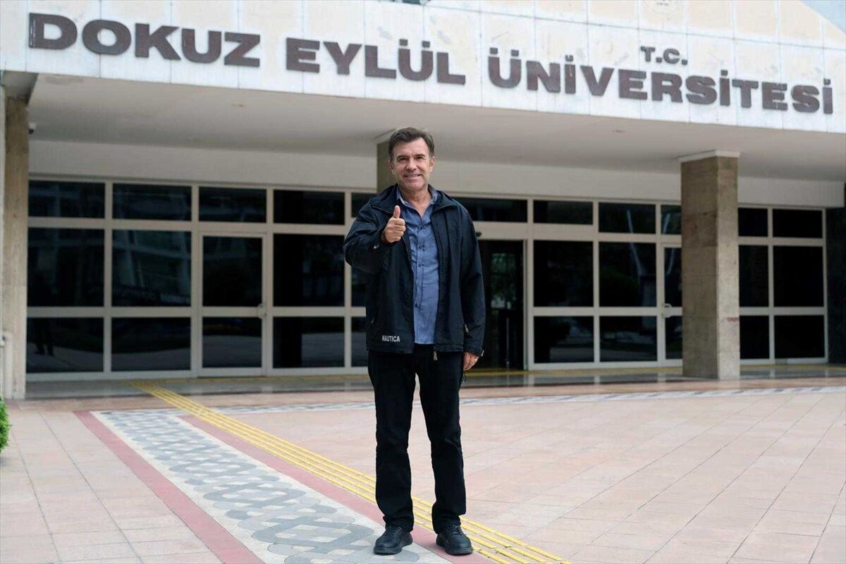 Beşiktaş'ın Efsanesi Feyyaz Uçar 62 Yaşında Yeniden Üniversiteli Oldufeyyaz Ucar Deu 60 Tazelenme Universitesi Ne 20328966 Amp