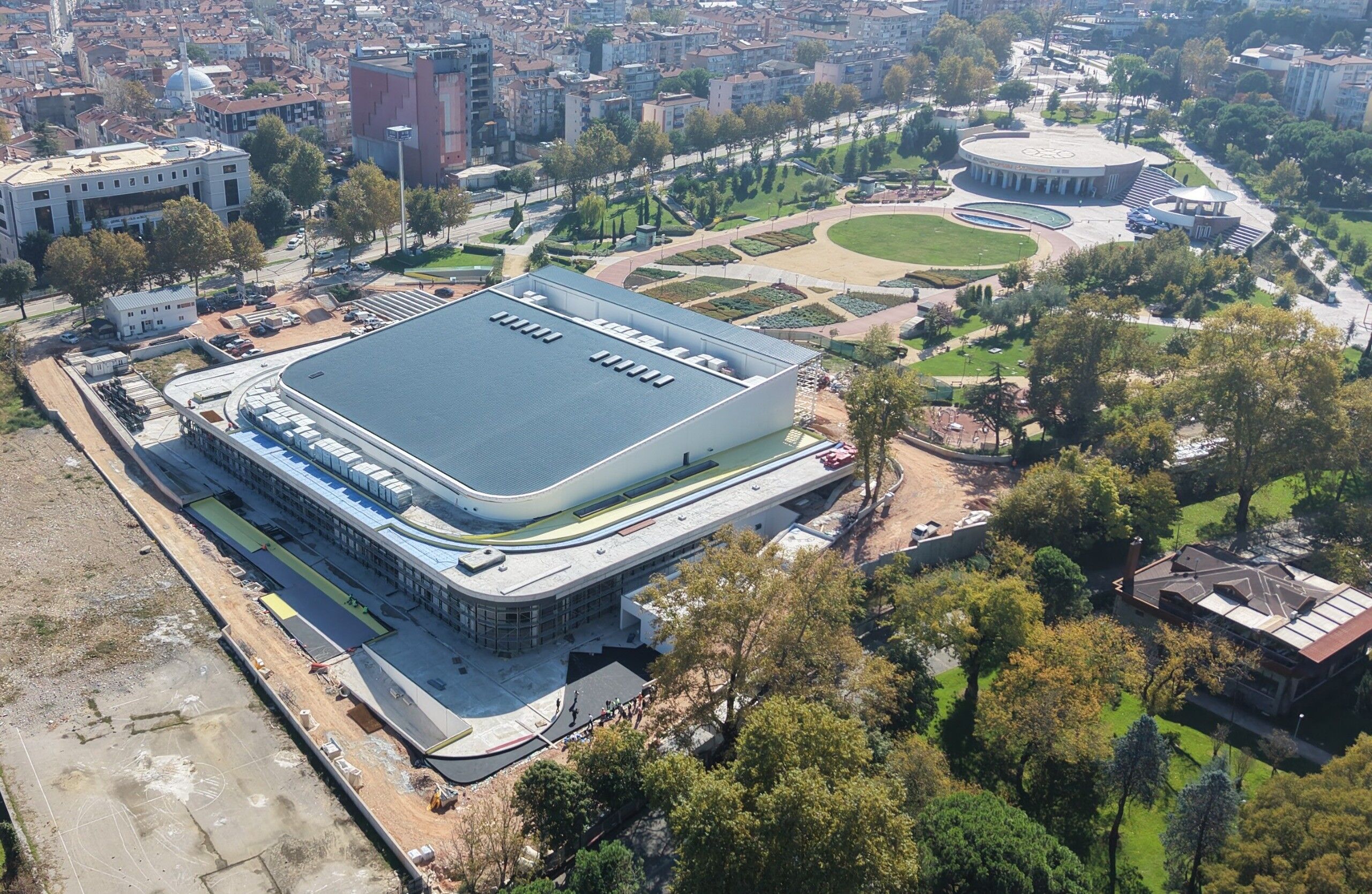 Bursa Atatürk Spor Salonu’nda Çalışmaları Devam Ediyoraw803244 04