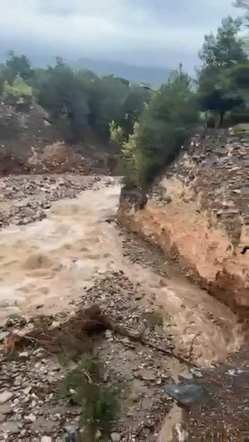 Bursa Cumalıkızık’ta Sağanak Sonrası Heyelan Kameradaaw811013 01