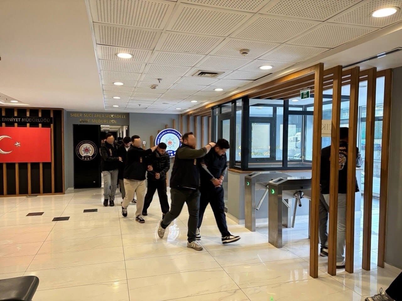 Bursa Merkezli Bilişim Dolandırıcılığı Operasyonu 4 Tutuklama (1)