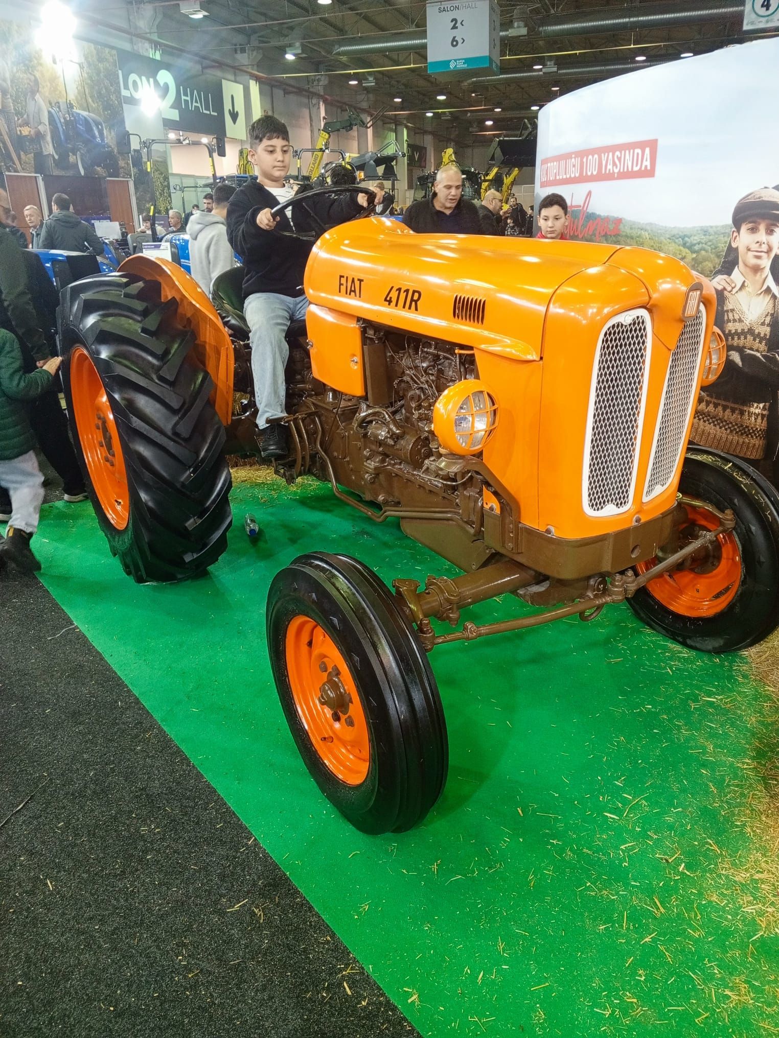 Bursa Tarım Fuarı’nda İnegöllü Muhtar Damga Vurdu 15 Milyon Tl’lik Traktör (3)