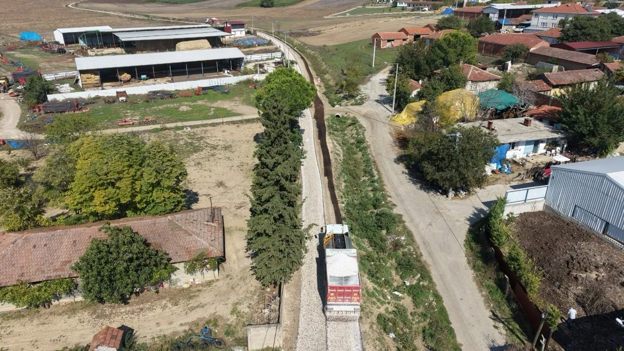 Bursa Yenişehir'de 3 Mahallenin Yolları Yenilendi! 5 Kilometrelik Çalışma Tamamlandı (2)