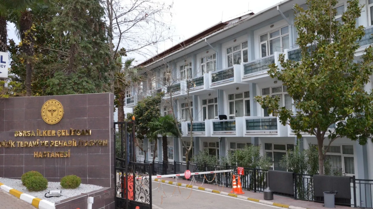 Bursa'da 102 Yıllık Hastane Taşınıyor! Yatak Kapasitesinin Düşürülmesine Tepki (2)