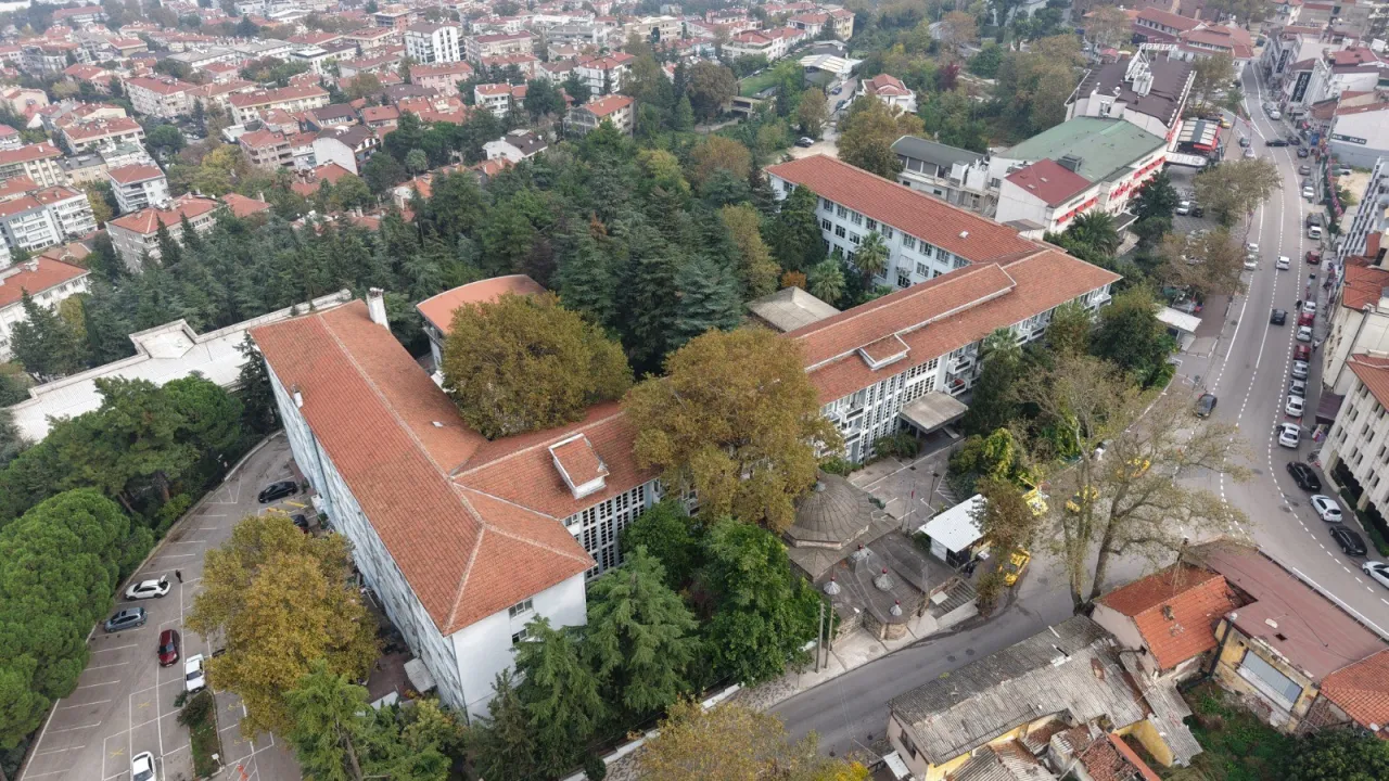 Bursa'da 102 Yıllık Hastane Taşınıyor! Yatak Kapasitesinin Düşürülmesine Tepki (4)