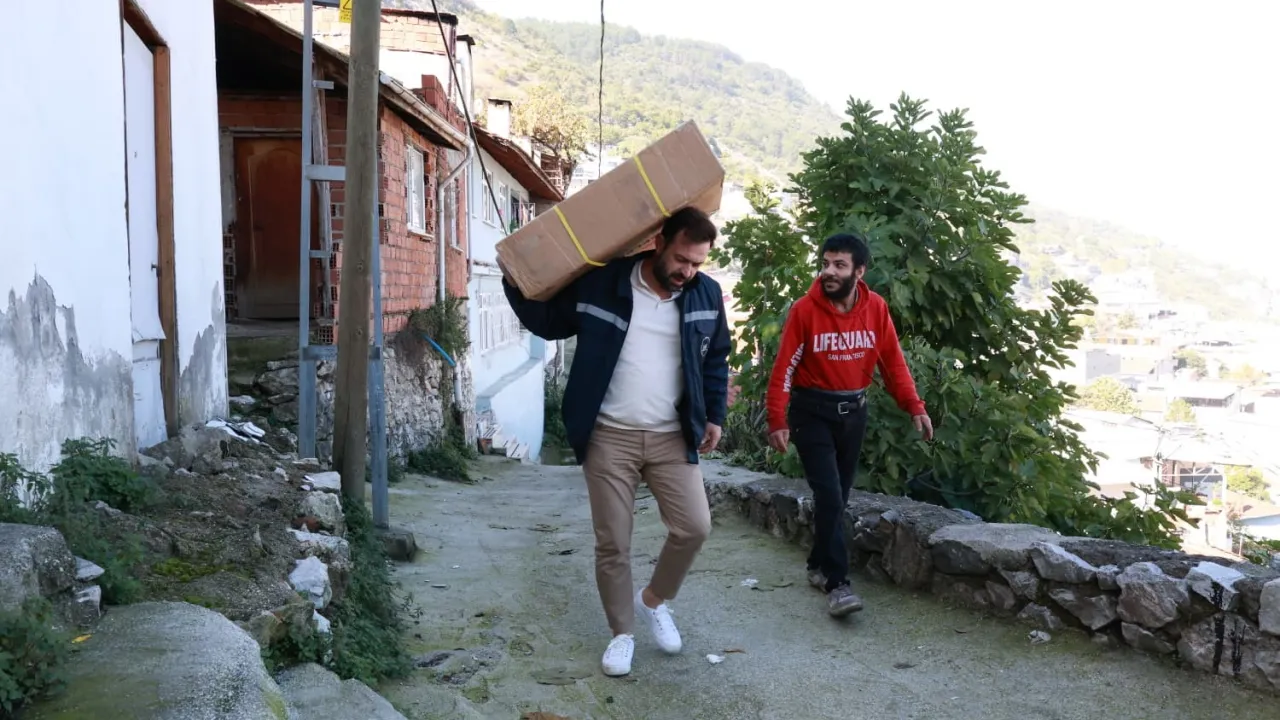 Bursa'da 178 Engelli Vatandaşa Tekerlekli Sandalye Desteği! Evlerine Kadar Teslim Ediliyor (1)