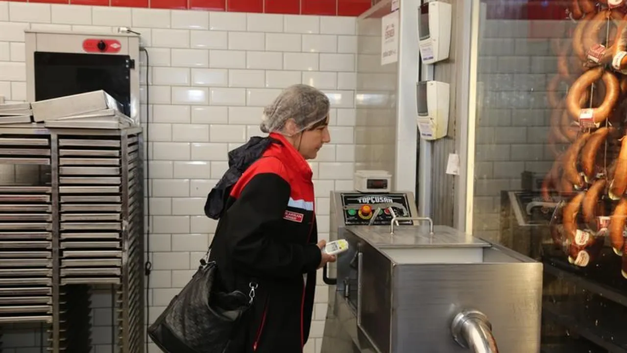 Bursa'da 220 İşletmeye Eş Zamanlı Et Denetimi! Numuneler Laboratuvara Gönderildi (2)