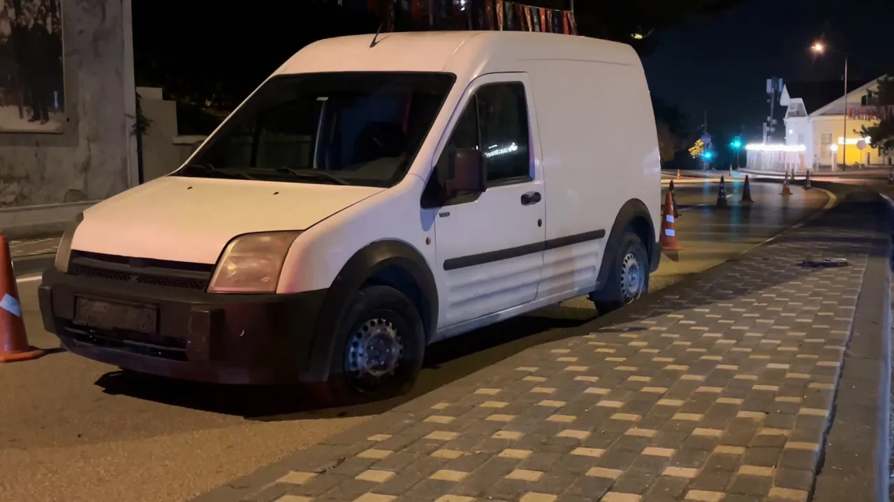 Bursa'da 2,94 Promil Alkollü Sürücü Kaza Yaptı! Gazeteciyi Önce Tehdit Etti, Sonra Çorbaya Çağırdı (2)