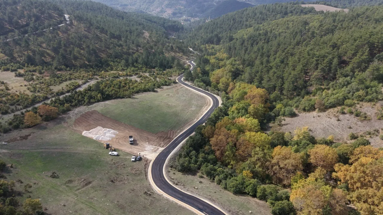 Bursa'da 3 Mahallede Yollar Yenilendi! 10 Kilometrelik Yol Genişletildi (2)