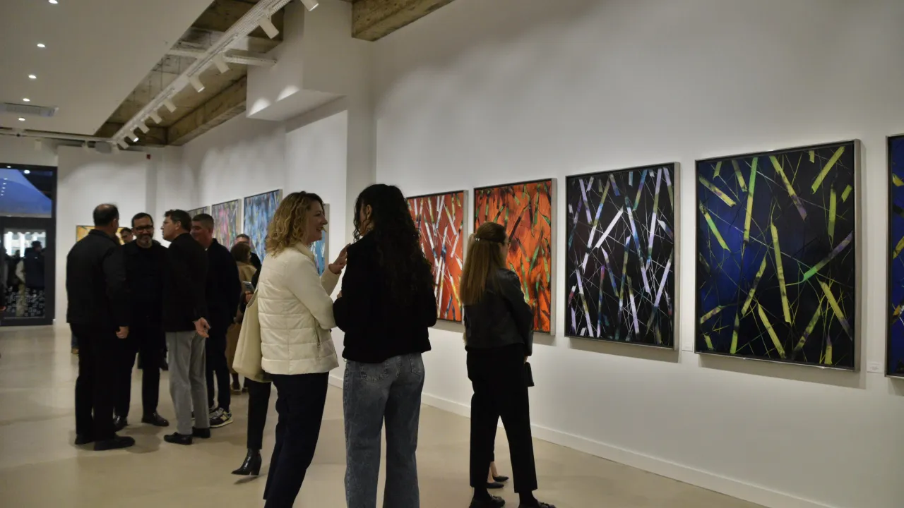 Bursa'da Cure Art Gallery Açıldı! İlk Sergi 12 Kasım'a Kadar Ücretsiz (4)