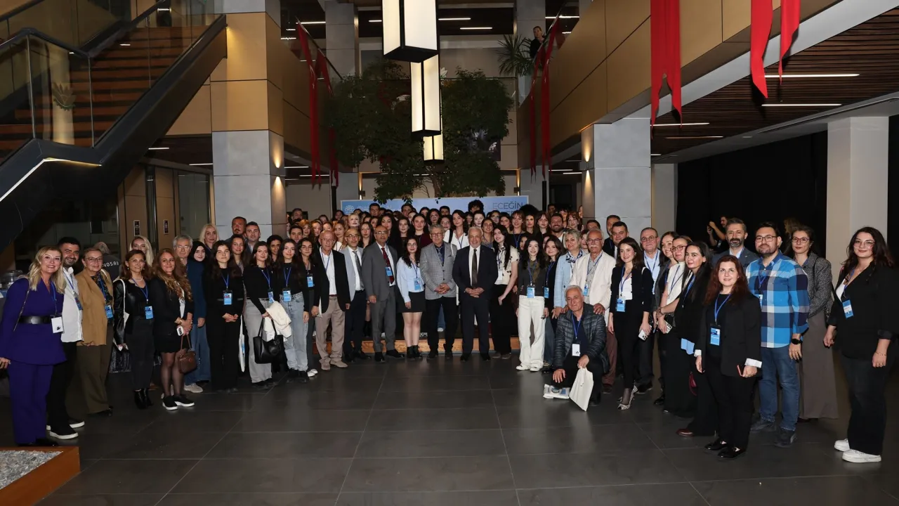 Bursa'da Geleceğin Liderleri Yetişiyor! 402 Başvuru Arasından Seçilen 90 Genç Programa Başladı (1)