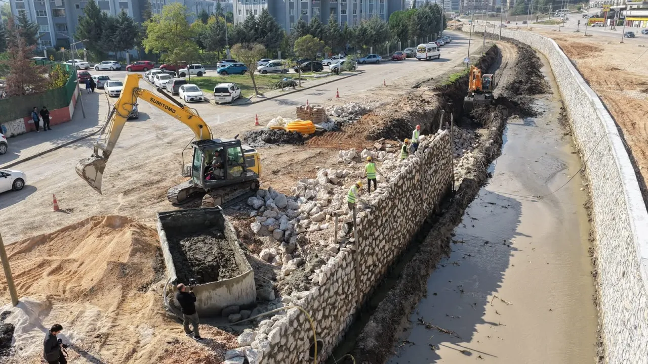 Bursa'da Iki Dere Için Harekete Geçildi! Taşkın Riskine Karşı Islah Çalışması (1)