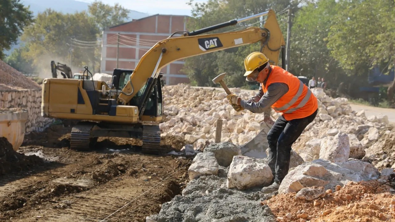 Bursa'da Iki Dere Için Harekete Geçildi! Taşkın Riskine Karşı Islah Çalışması (2)