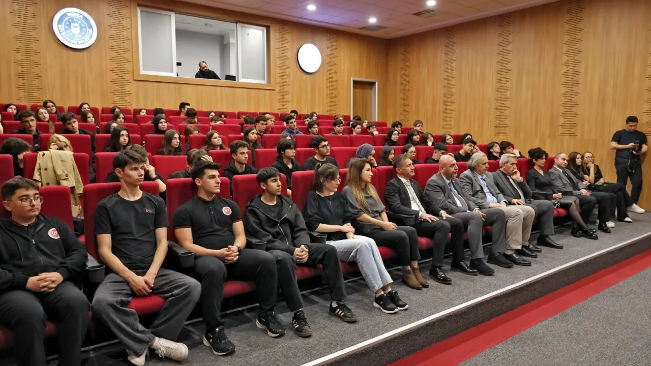 Bursa'da Karagöz Perdesi Yeniden Açıldı! Sergi 31 Aralık'a Kadar Ziyaret Edilebilecek (2)