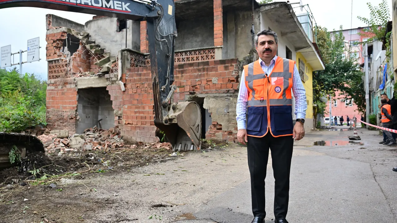 Bursa’da Kentsel Dönüşüm Için Yıkım Başladı! Yerine 56 Daire Yapılacak (5)