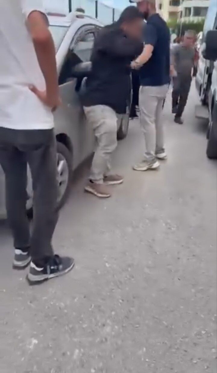 Bursa’da Okul Önünde Servis Şoförleri Kavgası: Öğrencilerin Bulunduğu Anlar Kameradaaw804894 01