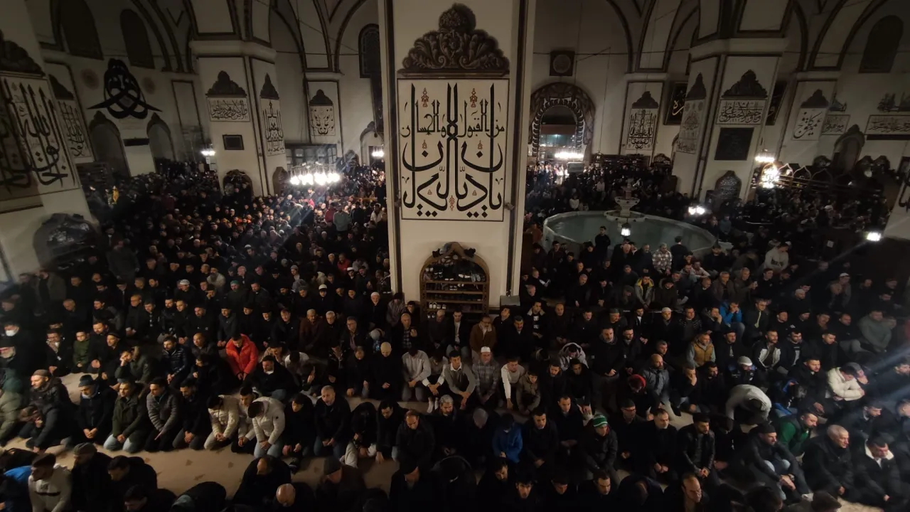 Bursa'da Sabah Namazı Saatleri Değişiyor! İşte Uygulamanın Başlayacağı 5 İlçe (2)