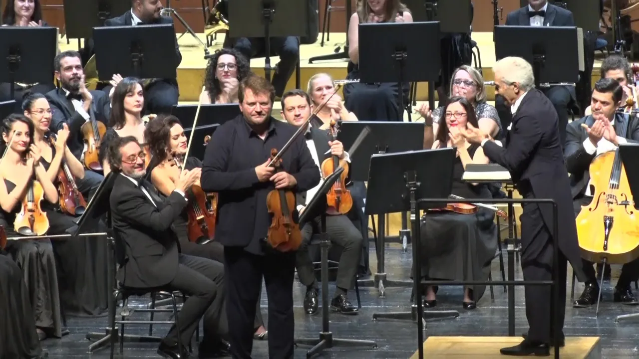 Bursa'da Senfoni Sezonu Görkemli Konserle Açıldı! Gürer Aykal Ve Valeriy Sokolov Aynı Sahnede (1)