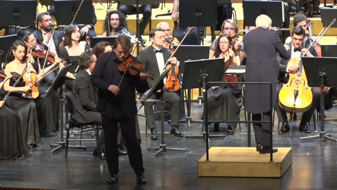 Bursa'da Senfoni Sezonu Görkemli Konserle Açıldı! Gürer Aykal Ve Valeriy Sokolov Aynı Sahnede (5)