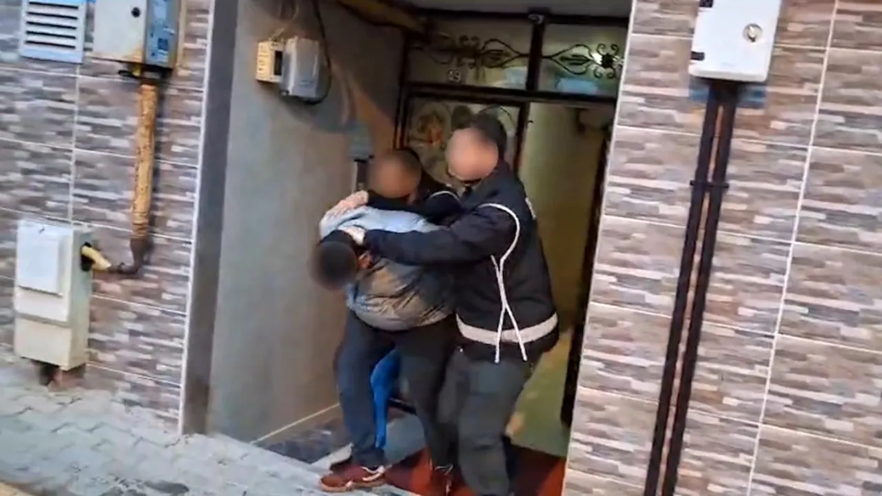 Bursa'da Suç Örgütlerine Operasyon! 29 Adrese Baskın, 25 Gözaltı (1)
