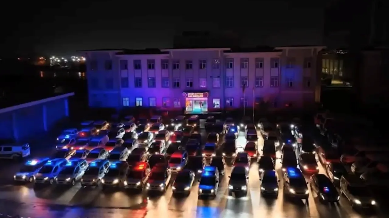 Bursa'da Suç Örgütlerine Operasyon! 29 Adrese Baskın, 25 Gözaltı (2)
