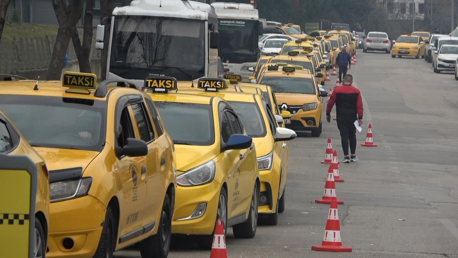 Bursa’da Taksi Ücretlerine Zam Geliyor: Yeni Tarife Pazar Günü Başlıyoraw803996 01