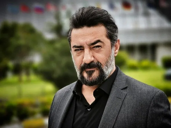 Celil Nalçakan Kimdir, Kaç Yaşında, Nereli? Hangi Dizide Oynuyor, Neden Gündemde?0X0 Celil Nalcakan Kimdir Celil Nalcakan Biyografisi 1737546698846