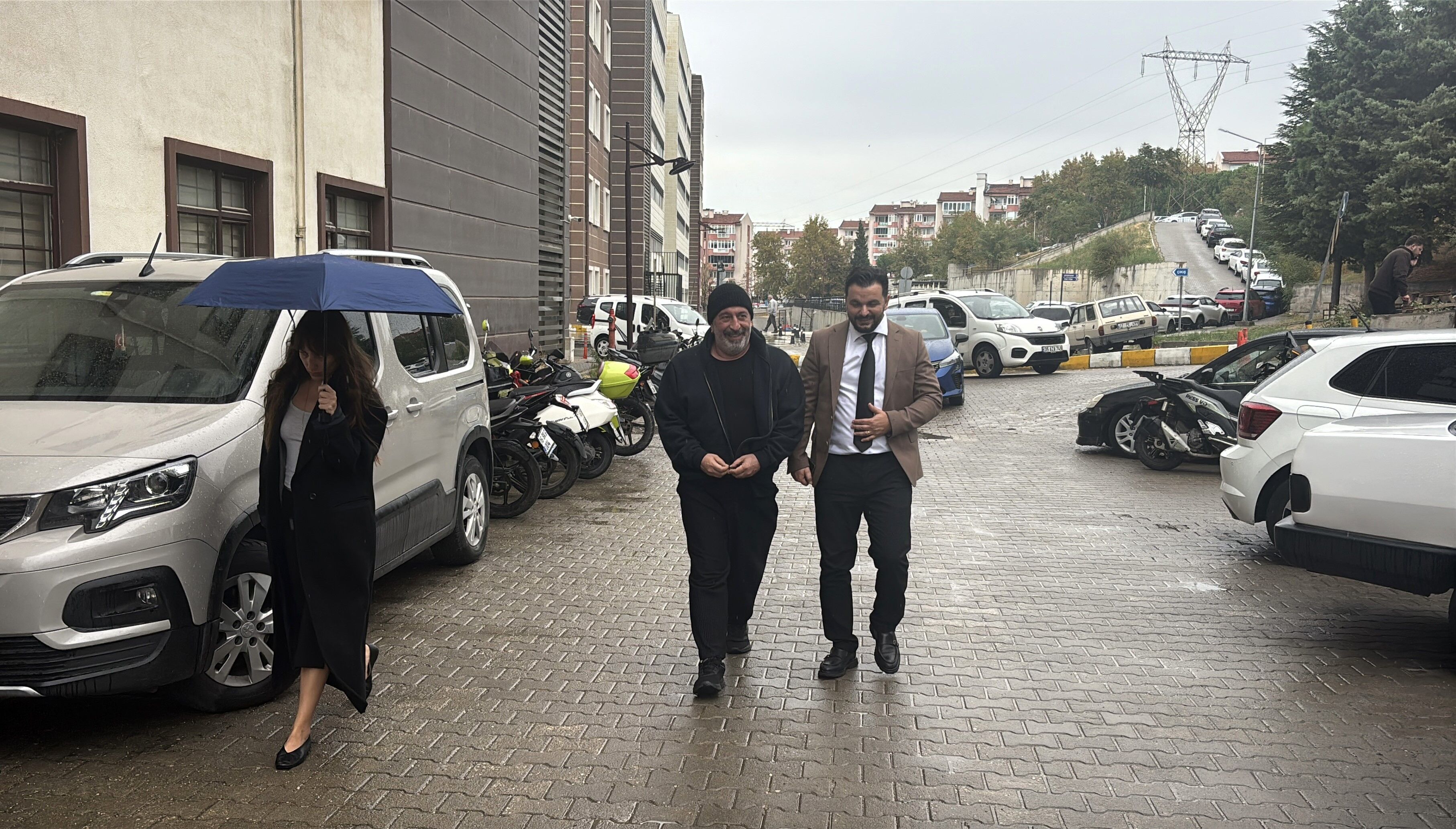 Cem Yılmaz’dan Sağlık Durumuna Ilişkin Açıklamaaw808270 01