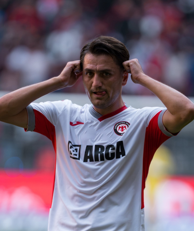 Cengiz Ünder Fenerbahçe'den Sonra Kendini Buldufenerbahceden Ayrilan Cengiz U 20337972 8670 1 M.jpg