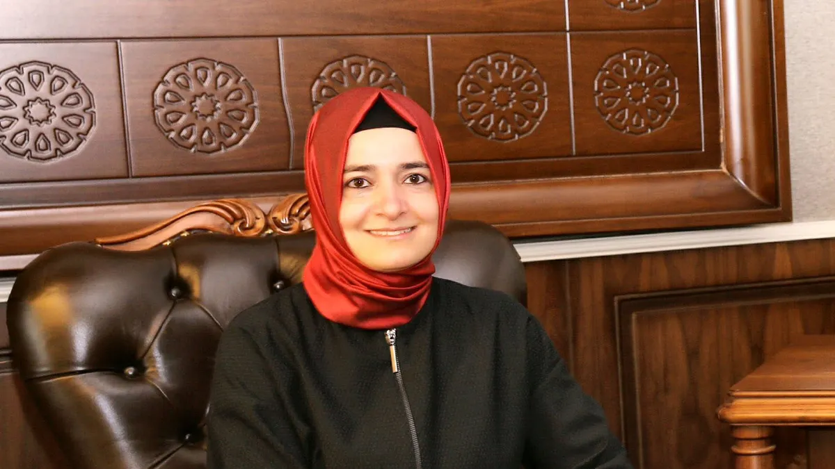 Fatma Betül Sayan Kaya Akp'den Ihraç Edildi (1)