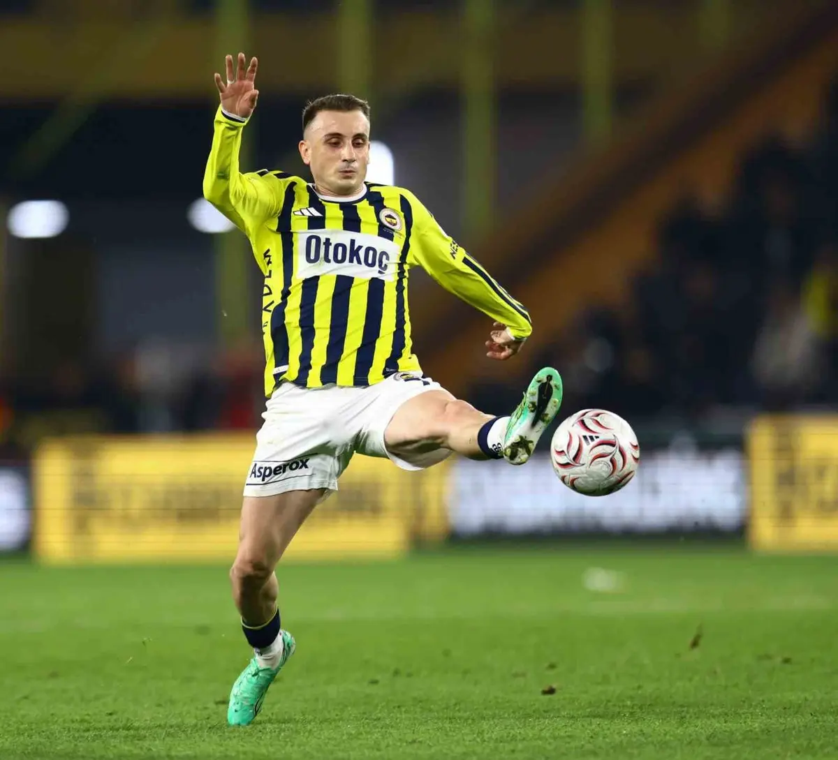 Fenerbahçe Göztepe Maçında Kerem Aktürkoğlu'na Islıklı Protesto! .Jpg