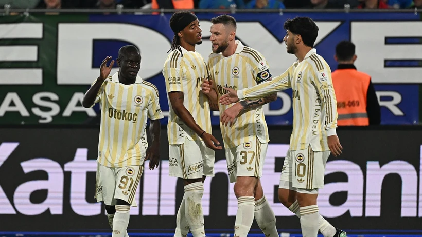 Fenerbahçe Rize’de Son Bölümde Açıldı:i̇rfan Can Kahveci Ve Oğuz Aydın Farkı Açtırizespor Fenerbahce 2 Dfga.jpg