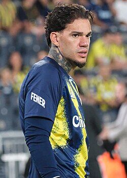 Fenerbahçe’nin Yıldızını Görmek Için Yüzlerce Metrelik Kuyruk Oluştuederson Moraes 31 Fenerbahçe 20260805 (7) (Cropped)