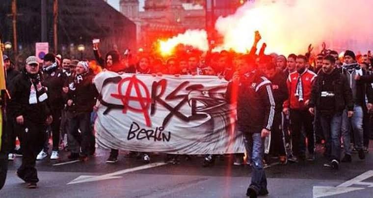 Galatasaray Mi Beşi̇ktaş Mi Fenerbahçe Mi̇? En Büyük Taraftar Grubu Tartişmasinin Gali̇bi̇ Ki̇m?Images 9