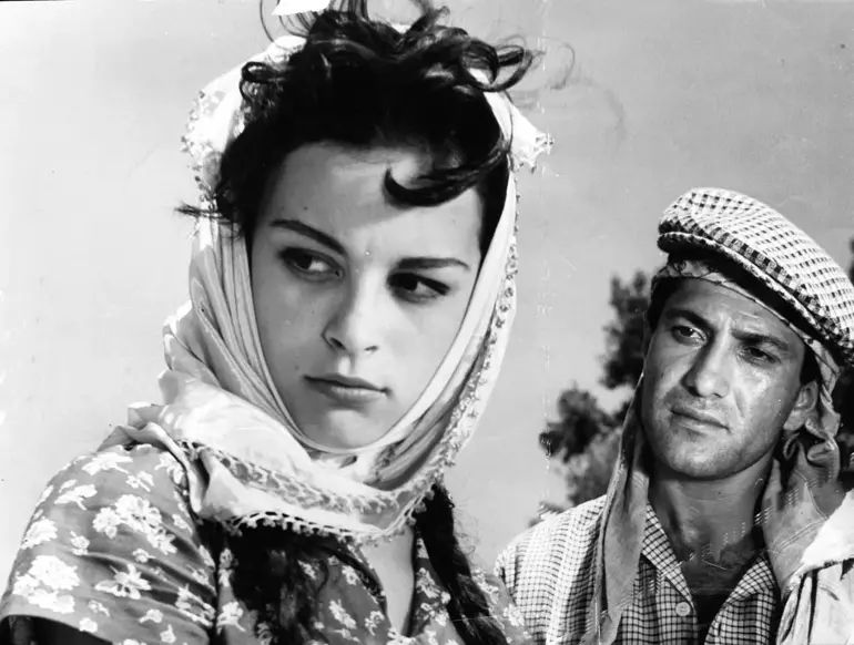 Hülya Koçyiğit'in Unutulmaz Filmi Susuz Yaz Dizi Oluyor! Ne Zaman Başlayacak?Susuz Yaz Filmiyle Sohreti Yakaladi Hulya Kocyigitin Kardesi Bakin Kim Cikti 1730713790929