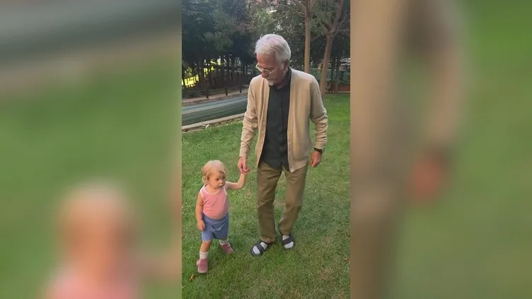 İlker Aksum’dan Aile Paylaşımı: Kızı Lila Ile Dedesinin Park Anlarını Paylaştı0X0 Dede Torun Bir Araya Geldi Renkli Anlar Icleri Isitti Ilker Aksumdan Yuzleri Gulduren Paylasim 1791787948212