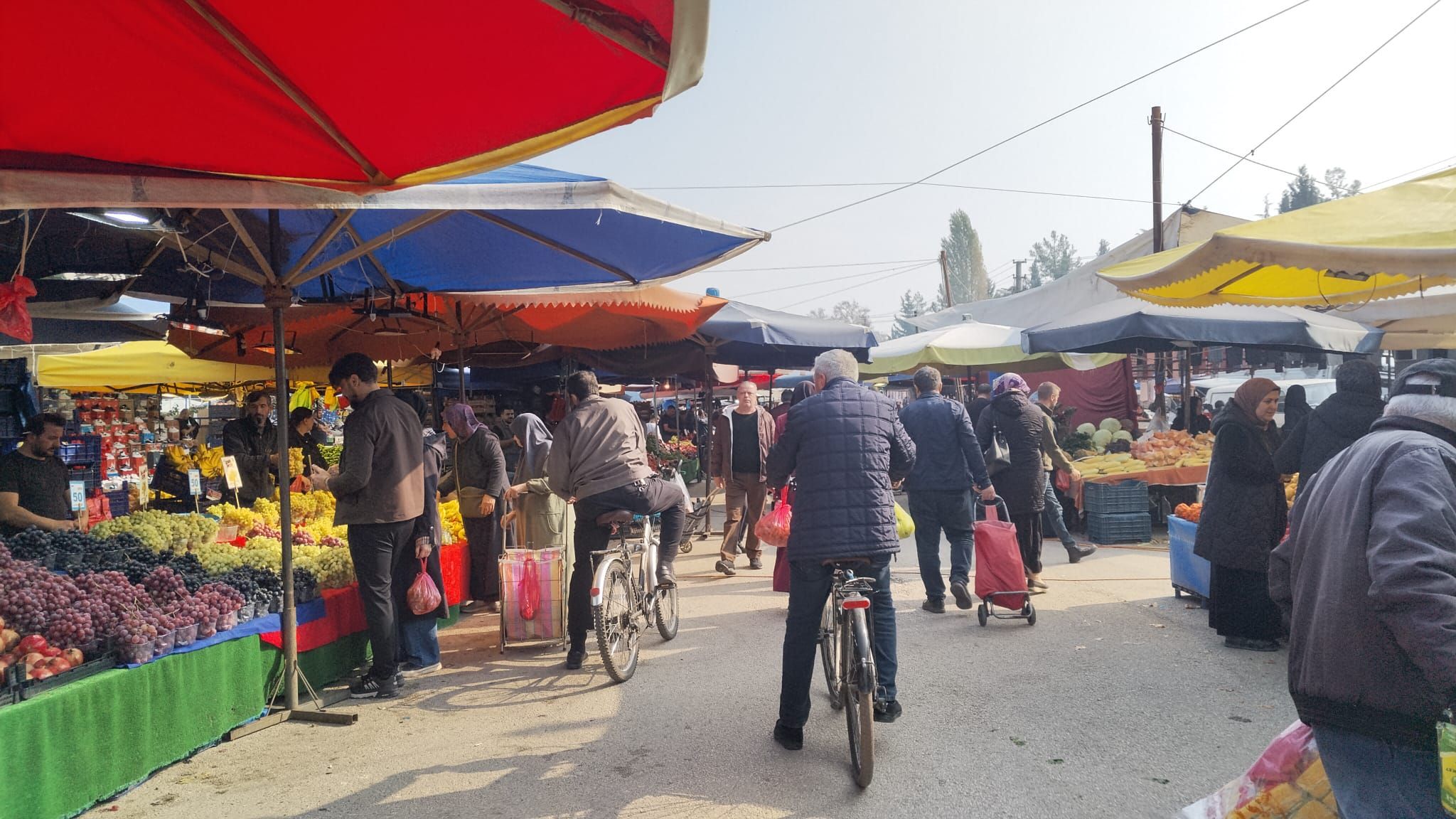 İnegöl Cumartesi Pazarı’nda Fiyatlar Belli Oldu Kıl Biber 120, Ceviz 130 Tl (6)