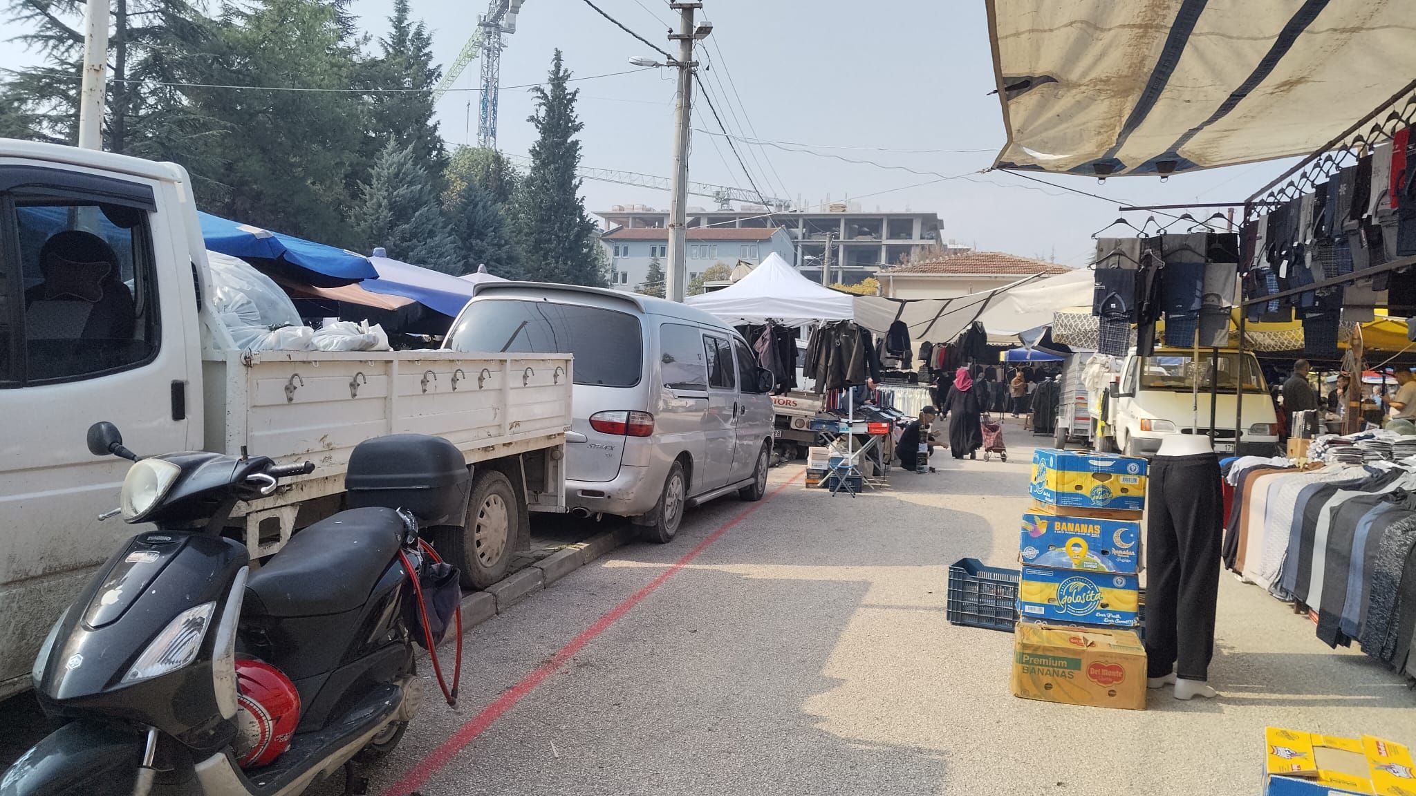 İnegöl Cumartesi Pazarı'nda Tepki Çeken Durum! (2)