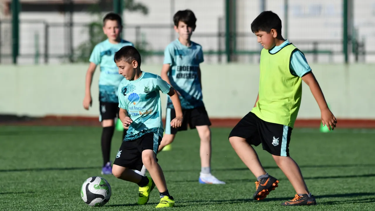 İnegöl Kafkasspor Bursa'da büyüyor! Üçüncü futbol okulu açıldı