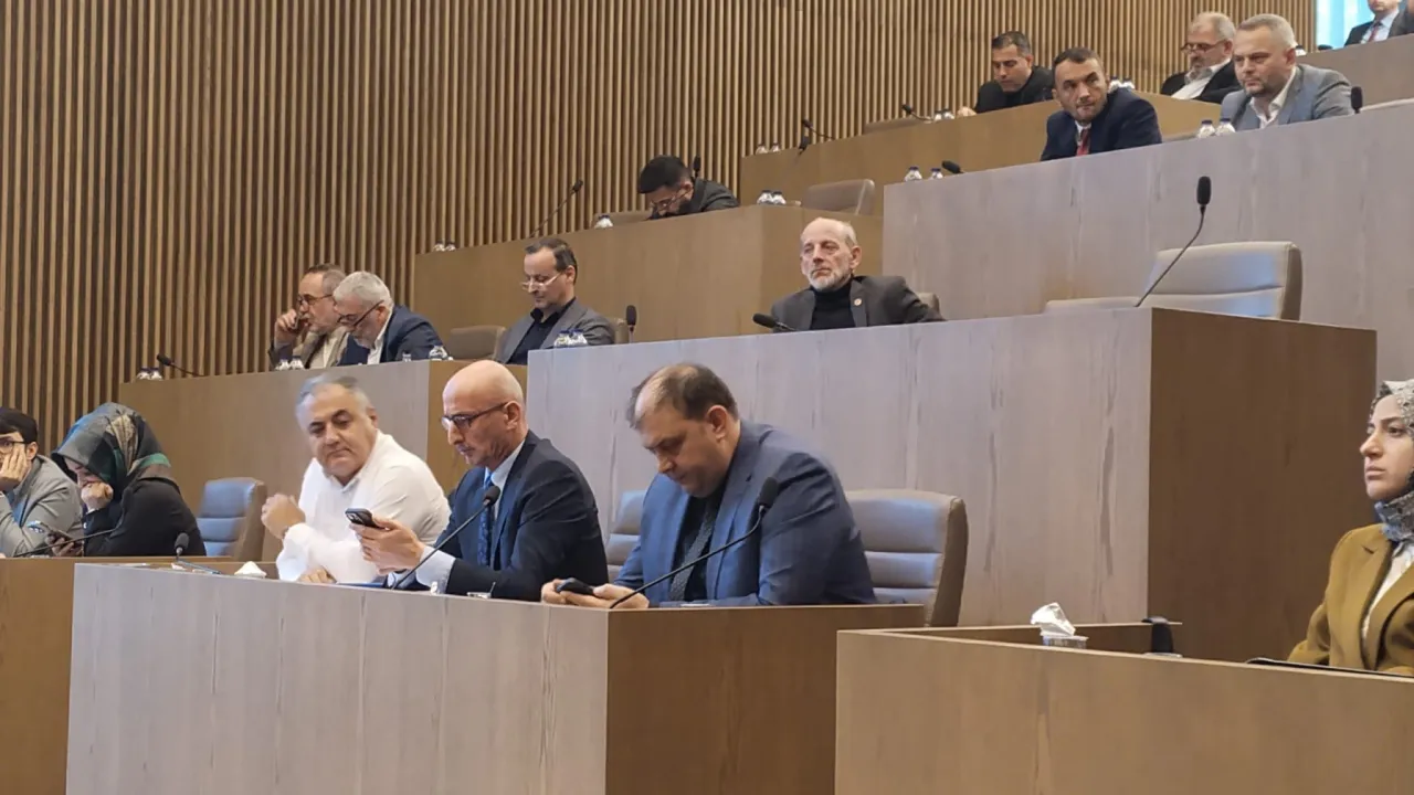 İnegöl'de Bütçe Tartışması! Ak Parti Ve Mhp Destekledi, Yeniden Refah Karşı Çıktı (5)