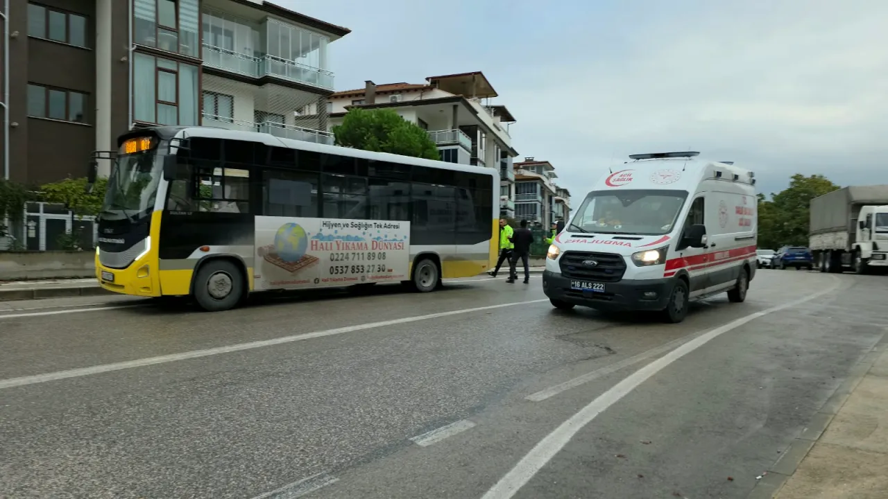 İnegöl'de Halk Otobüsünden İnen Kadın Yere Düşerek Yaralandı