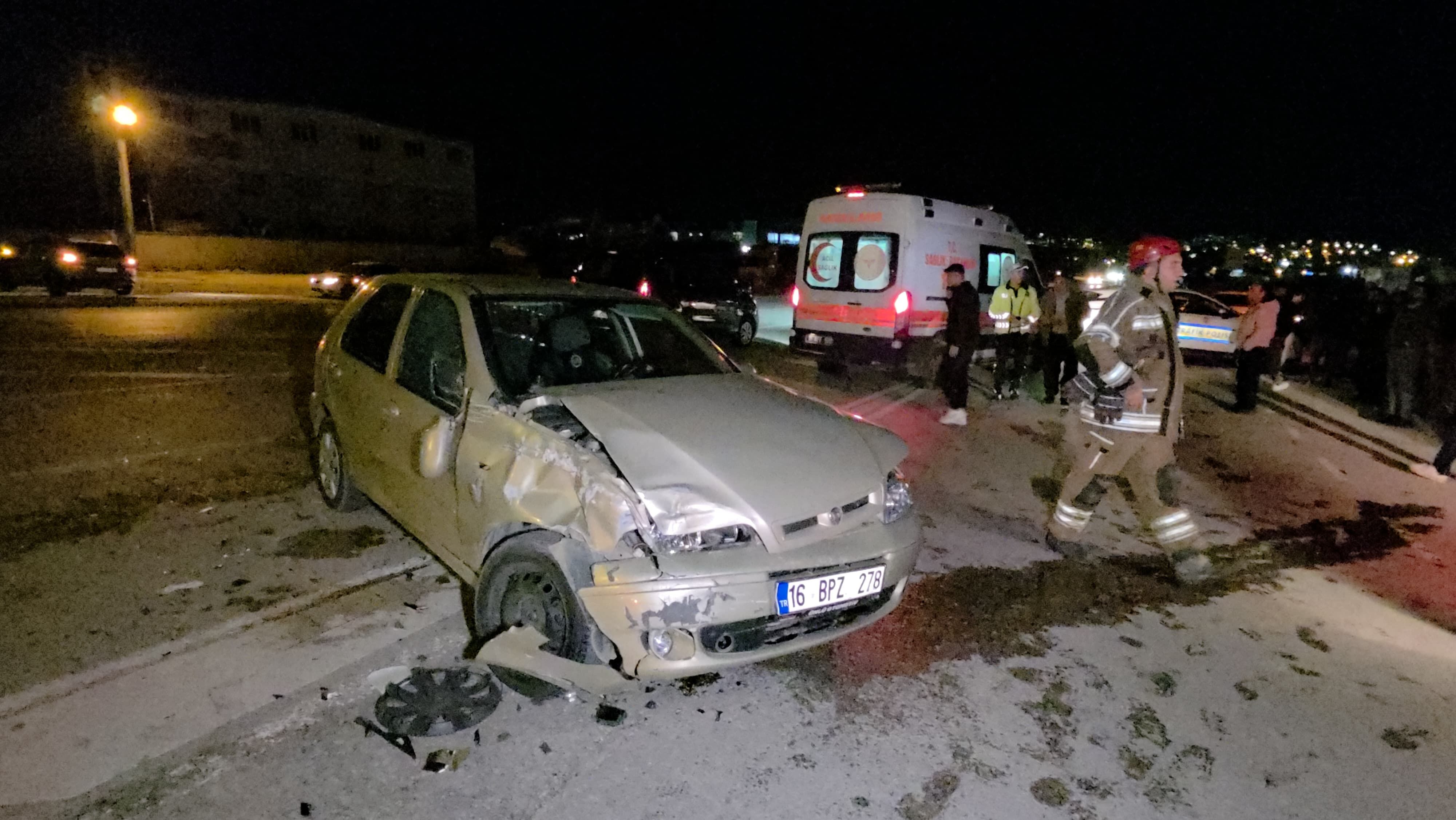 İnegöl’de Kamyonet Ile Otomobil Çarpıştı: Bebek Dahil 3 Kişi Yaralandıwhatsapp Image 2026 10 04 At 21.37.54 (2)