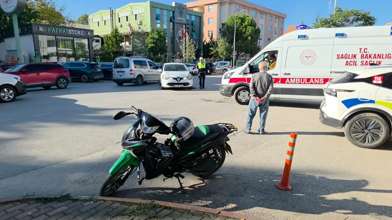 İnegöl’de Otomobil Ile Motosiklet Çarpıştı 1 Yaralı-6