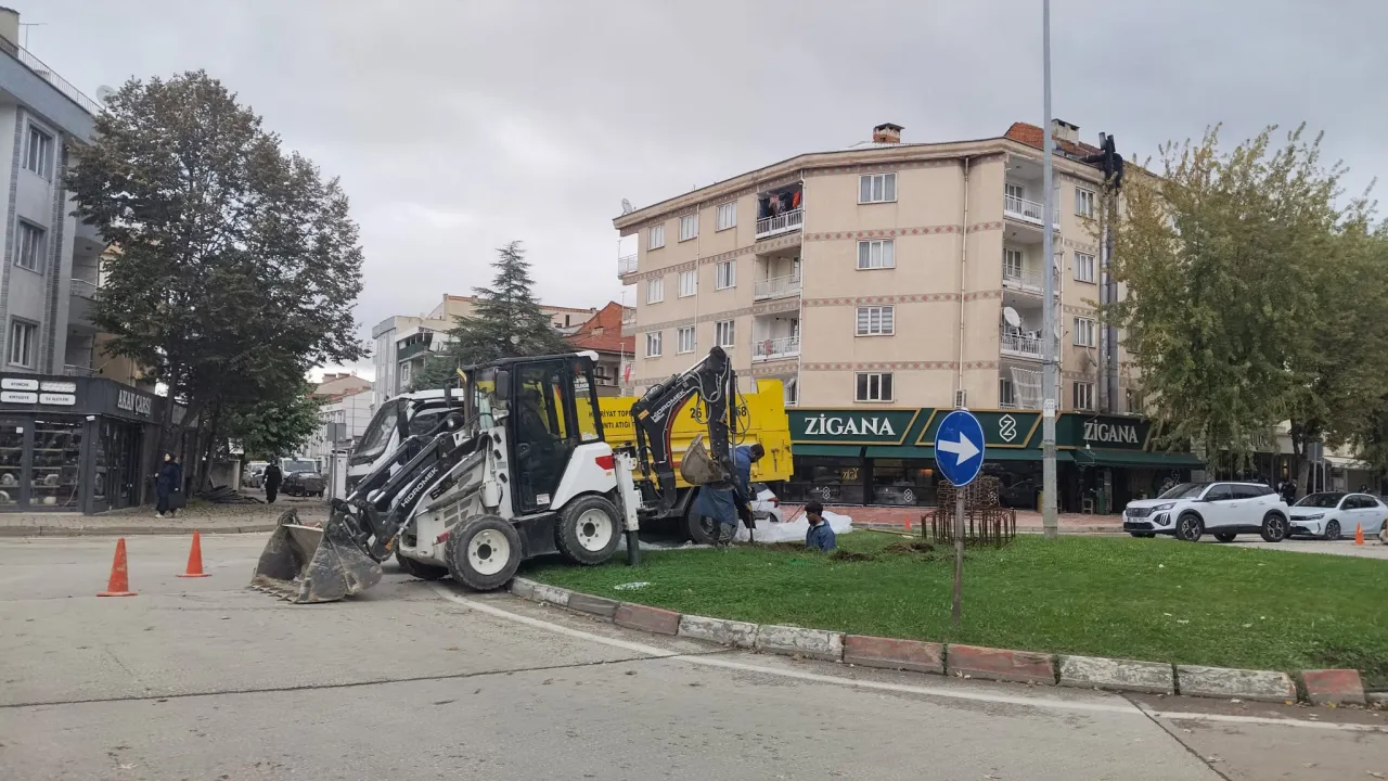İnegöl'de Sürücüler Dikkat! O Kavşağa Yeni Kamera Sistemi Kuruluyor (2)