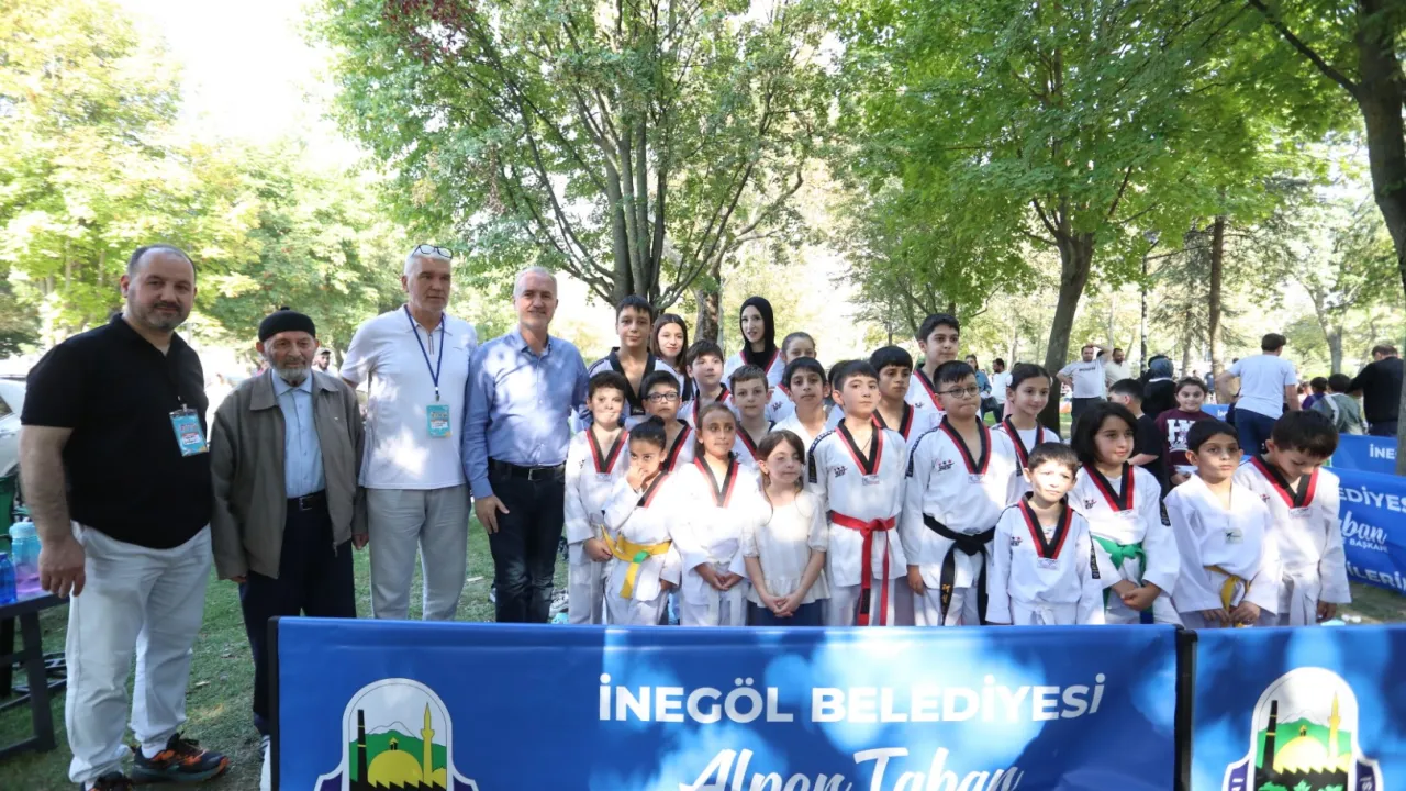 İnegöl'de Yüzlerce Çocuk Spor Şenliğinde Buluştu! 17 Farklı Branşı Deneyimlediler (3)