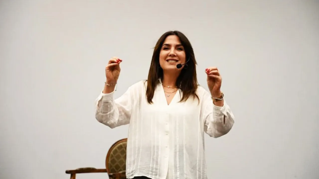 İnegöl'e Gelecek Dilek Cesur Kimdir, Nereli, Kaç Yaşında İşte Hayatı Ve Kitapları (7)