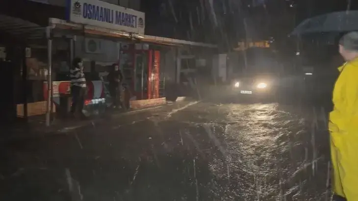 İstanbul’u Sağanak Vurdu: Valilik Acı Haberi Duyurdu: 1 Kişi Hayatını Kaybetti6Acfdac5Ea5Ea19Fcfcde19C.jpg