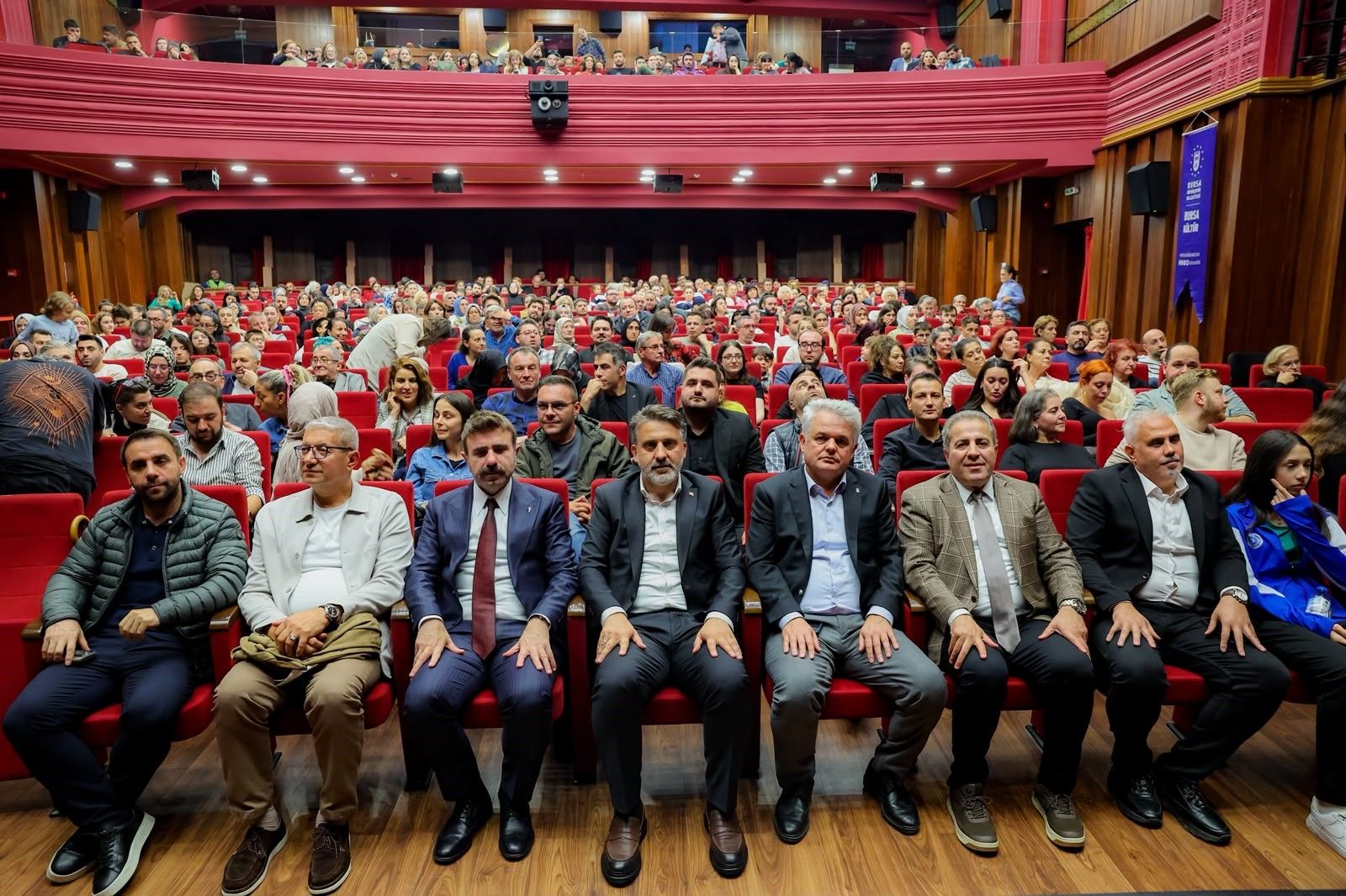 Kosova Prizren Sanat Tiyatrosu “Şeçer Pare” Ile Bursa’da Sahne Aldıaw810967 04